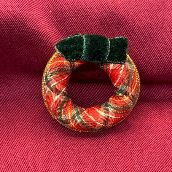 VTG Avon Christmas Plaid Wreath Brooch w/ Green Velvet Bow - Picture 4 of 8